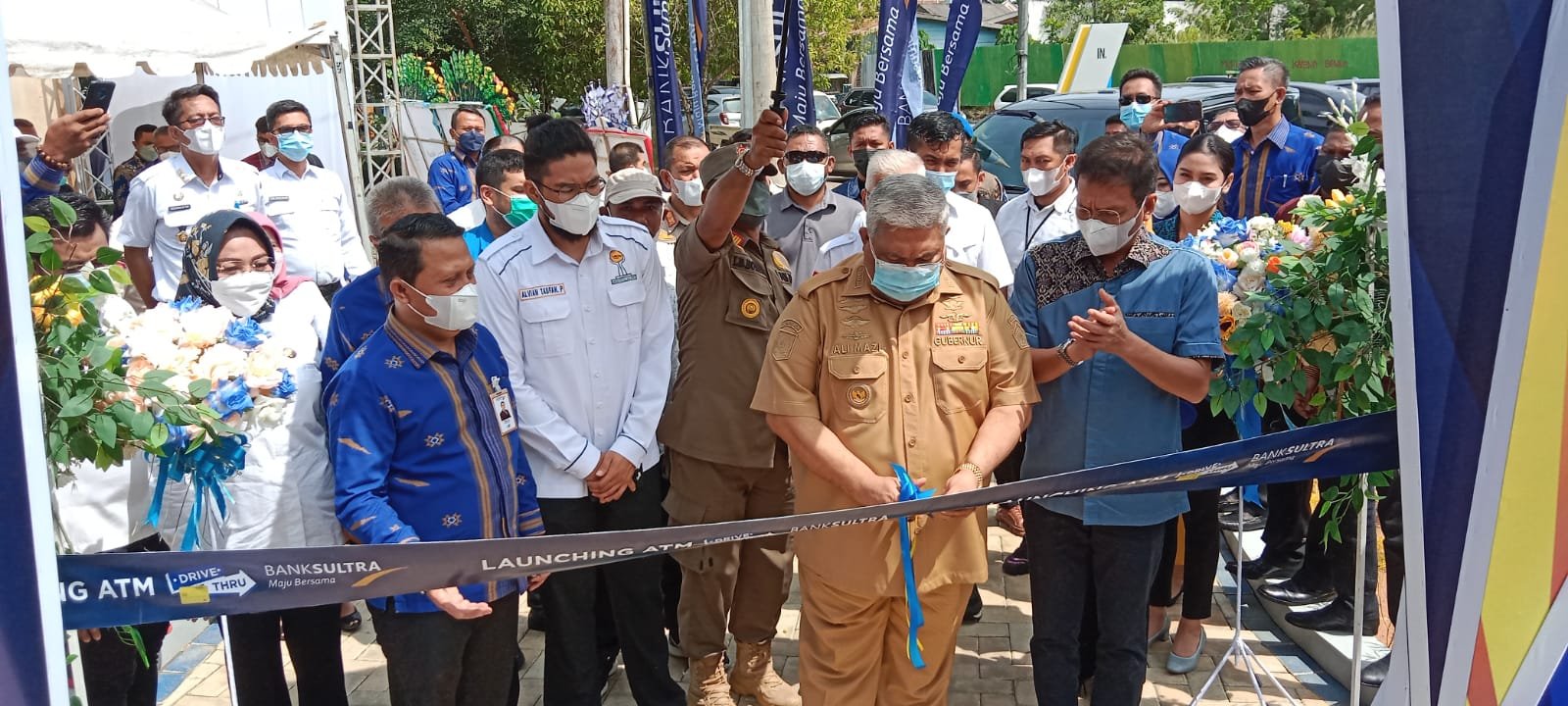 Hadiri HUT ke-54 Bank Sultra, Ali Mazi Launching ATM Drive Thru di Pelataran Eks MTQ